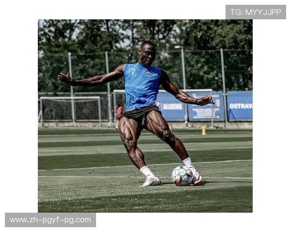 足球运动员的个人品牌建设与市场影响